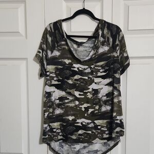 Rock & Republic Camouflage Short Sleeve Top